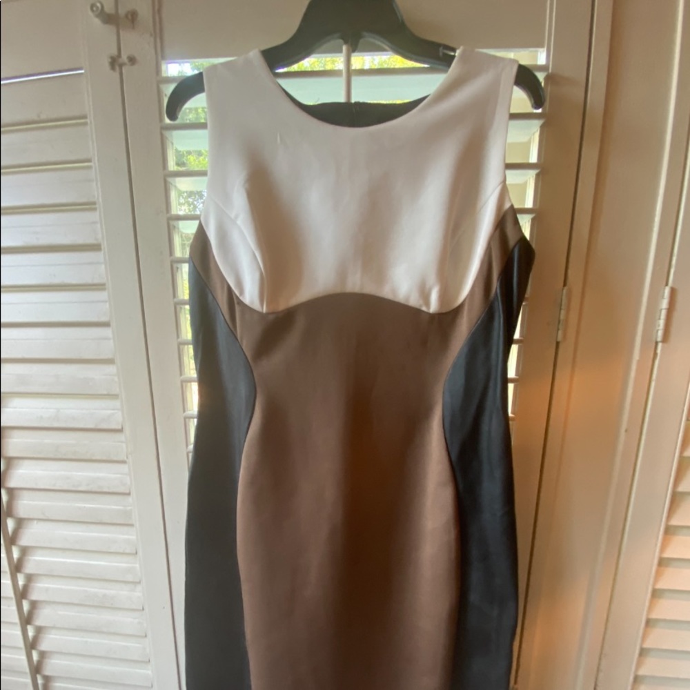 RILEY SLEEVELESS DRESS